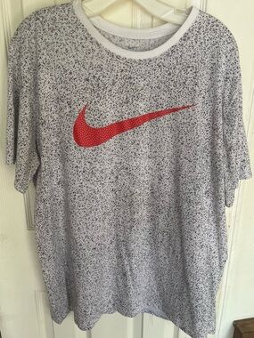 Nike Dri Fit  White Speckle Short Sleeve Tee with Red Swoosh XL